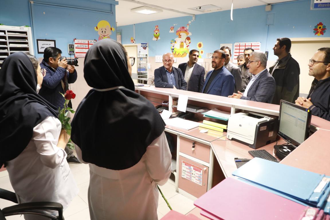 بازدید استاندار فارس و مشاور عالی رئیس دانشگاه علوم پزشکی شیراز از 2 بیمارستان شیراز در نخستین دقایق تحویل سال نو به روایت تصویر